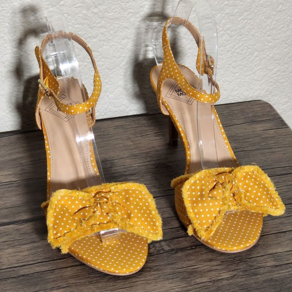 Mojo‎ Moxy Nikkie Yellow Polka Dot Fabric Heels NIB Size 7.5